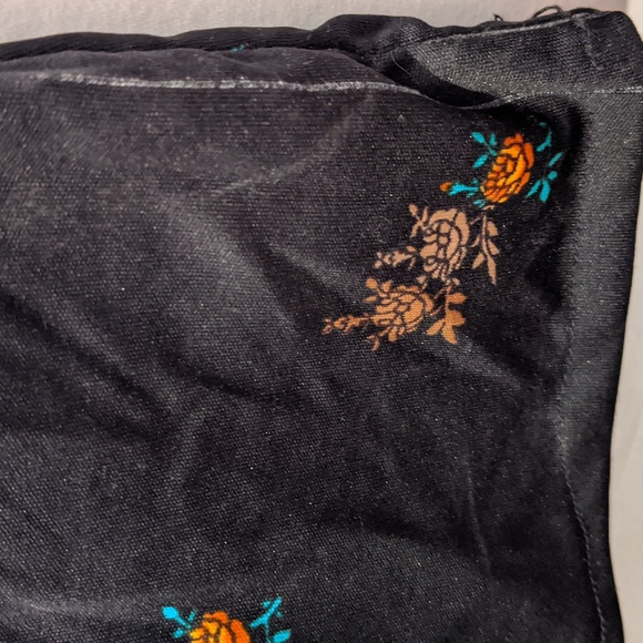 Cute vintage upcycled black floral Cami with butterfly back - Picture 10 of 10